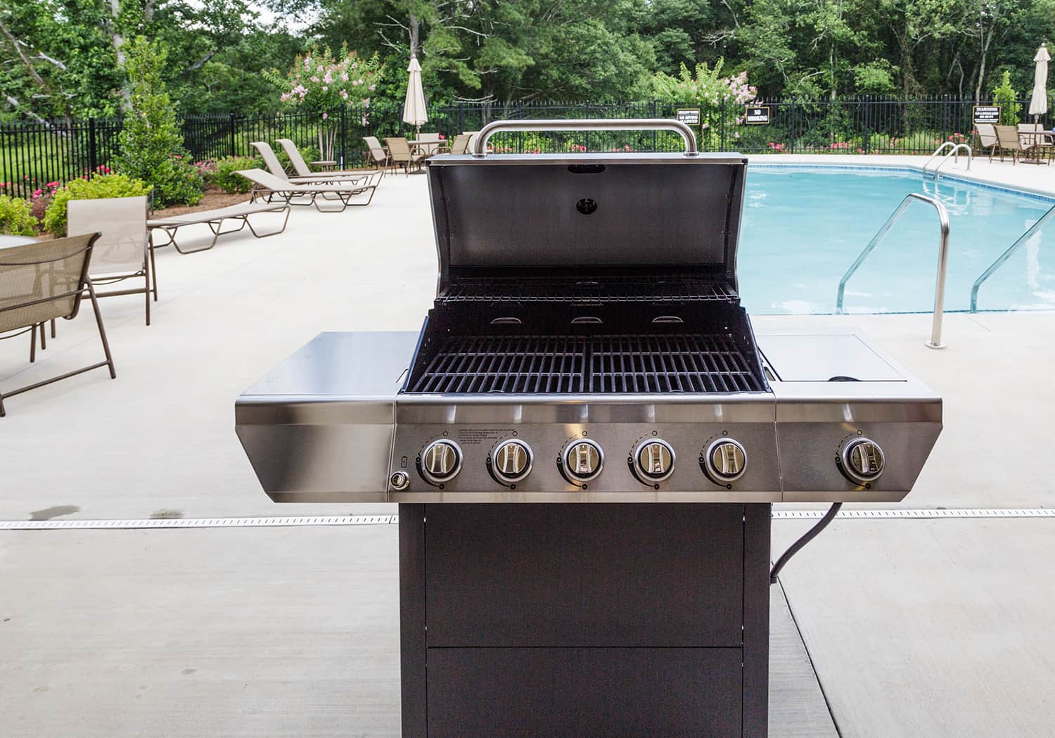 The Best 5 Burner Gas Grills | Best Picks For 2021 | UnAssaggio