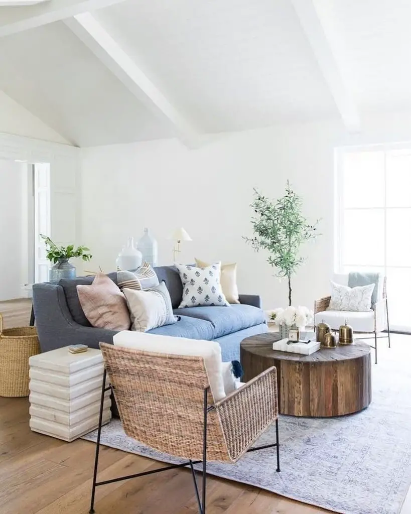 Simple With Storage Desk